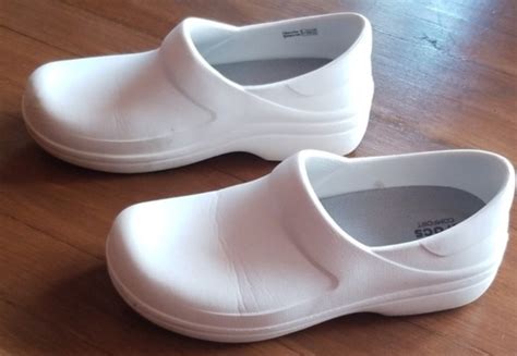 Most comfortable shoes for Nurses - Types of nursing shoes