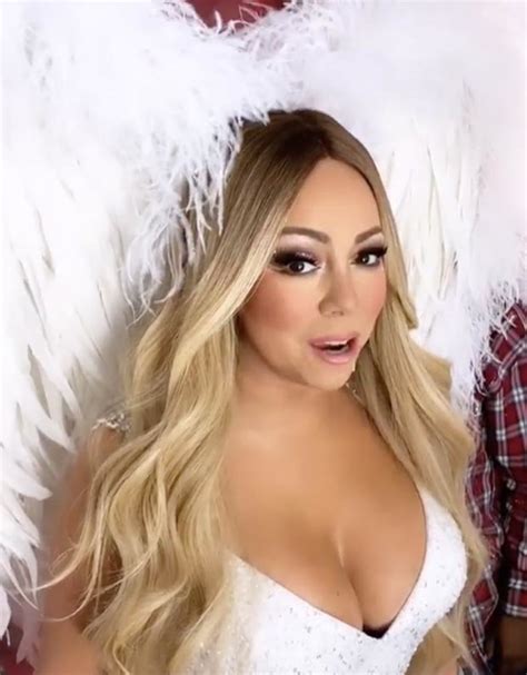 Mariah Carey Instagram: Christmas singer DROPS JAWS in plunging dress ...