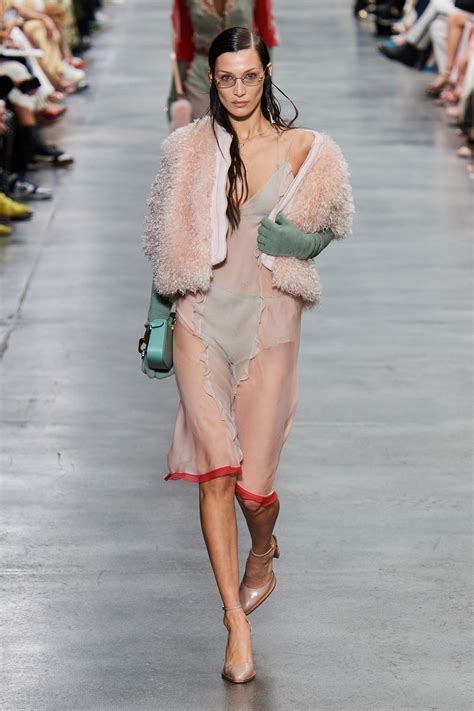 Fendi Fall 2022 Ready-to-Wear Fashion Show | Vogue