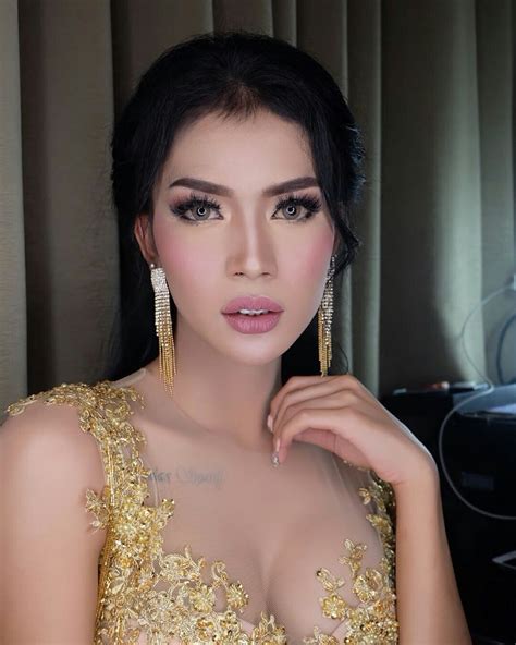 Dinda Syarif – Most Beautiful Indonesian Transgender - TG Beauty