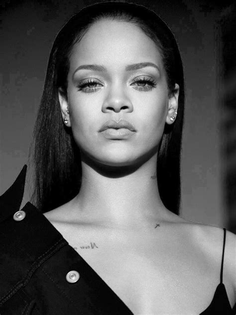 Pin by Derya Unal on Badgalriri | Rihanna photos, Rihanna love, Rihanna ...