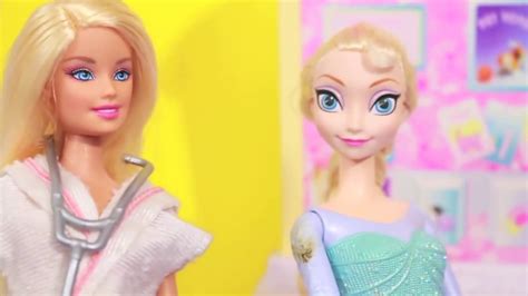 AllToyCollector FROZEN Doll Visits Barbie with New Career! - YouTube