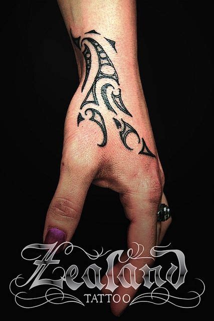 maori tattoos for women on hand - Google Search | Tribal hand tattoos, Hawaiian tribal tattoos ...