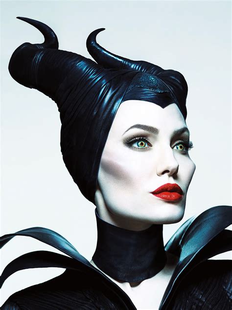 25 Maleficent Halloween Makeup Ideas - Flawssy