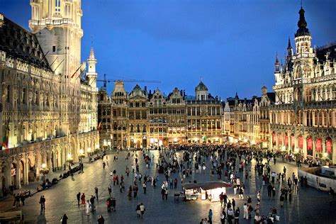 La Grand-Place de Bruxelles by marinaferreira on DeviantArt