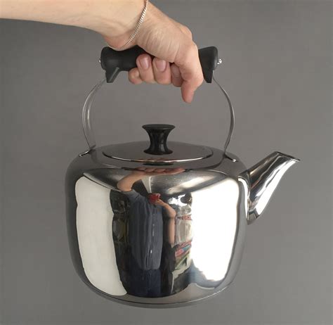 Stainless steel stove top kettle