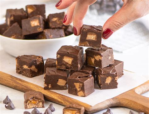 Milky Way Fudge - The Itsy-Bitsy Kitchen