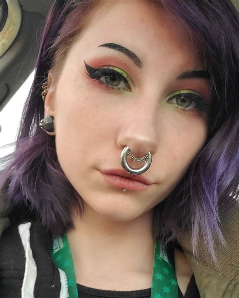 Women with huge septums | Septum piercing girl, Septum piercing, Cute nose piercings