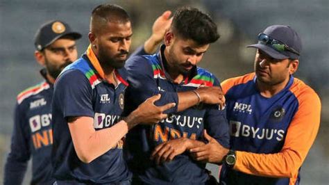 IPL 2021: Delhi Capital's Shreyas Iyer to undergo shoulder surgery on 8th April | Sports Digest