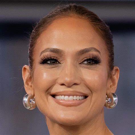 14 Brightening Eye Creams That Are Packed With Vitamin C in 2023 | Jennifer lopez makeup, Spiked ...
