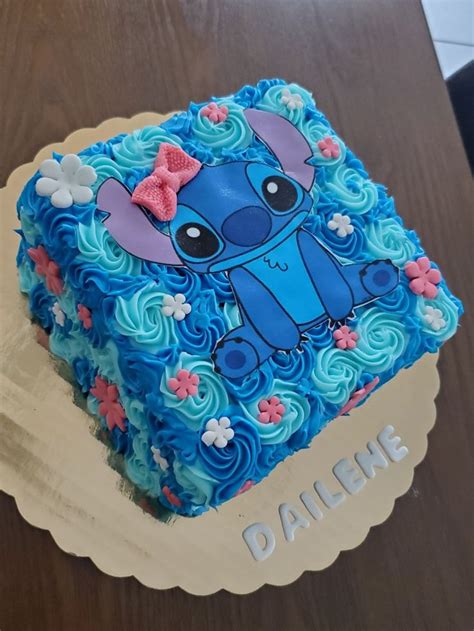 Pin by Beatriz on Lilly’s in 2021 | Lilo and stitch cake, Pretty ...