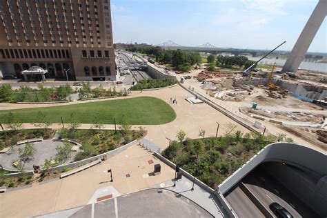 St Louis Arch Park renovation puts park over highway [3456x2304 ...