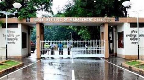 Five famous and successful alumni of IIM-Calcutta to know about