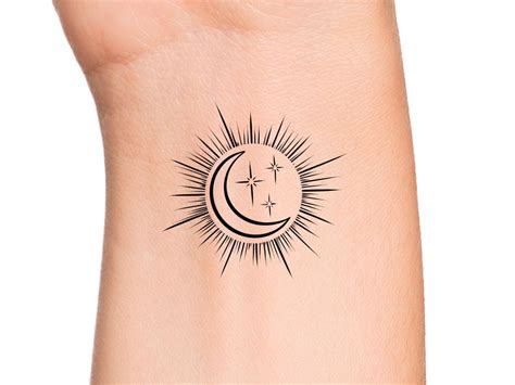 Aggregate 77+ tattoos of sun moon and stars super hot - in.eteachers