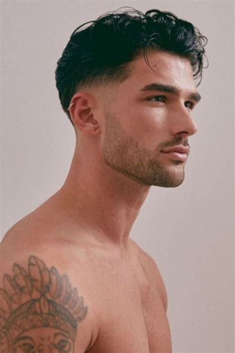 20+ Mastering The Taper Haircut For Men - The Dashing Man | Taper haircut men, Mens haircuts ...