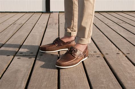 Boat Shoes On Feet | harmonieconstruction.com
