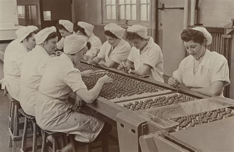 21 stunning old photographs of York's chocolate factories - YorkMix