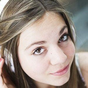 Laura Omloop - Bio, Facts, Family | Famous Birthdays