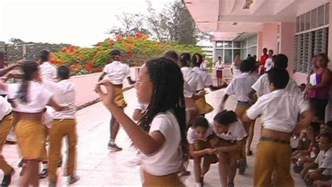 BUTEYKO Cuba: Kids Dancing Farewell. - YouTube