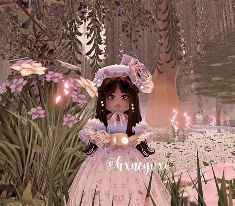 Pin by u___kulsum on ཞơცƖơҳ | Aesthetic roblox royale high outfits ...