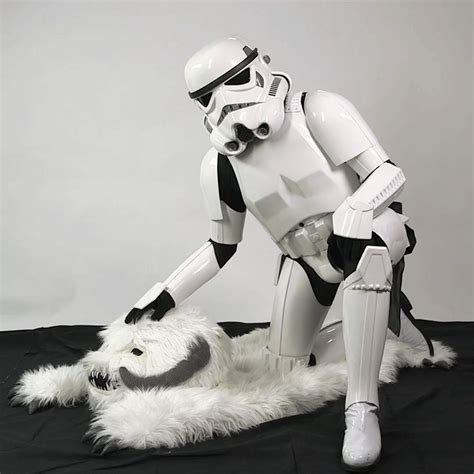 Storm Trooper Petting a Wampa Rug | Stormtrooper, Cinemagraph, Storm trooper