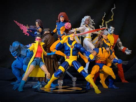 My 90’s X-Men display. The new Mafex Cyclops is an excellent figure. : r/xmen