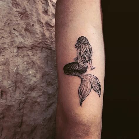 24 The Most Popular Mermaid Tattoo Designs | Mermaid tattoo designs, Mermaid tattoo, Cute girl ...