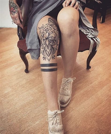 Band floral knee | Knee tattoo, Leg tattoos women, Tattoos for women