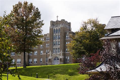 More than 400 students named to Mount Dean’s List | Mount Saint Mary College