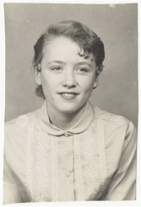 Young Dolly Parton (c. 1960) | Dolly parton young, Dolly parton, Dolly ...