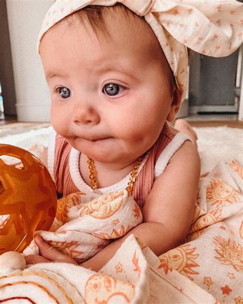 AMBER FILLERUP CLARK on Instagram: “Sunshine Frank 🌞 her eyes light up the room ” | Newborn ...