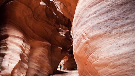 2 Hikers Dead, 1 Rescued After Flash Flood in Popular Utah Slot Canyon