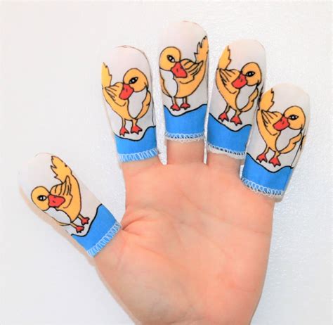 "FIVE LITTLE DUCKS" + STORY - Set of 5 finger puppets | America's Play