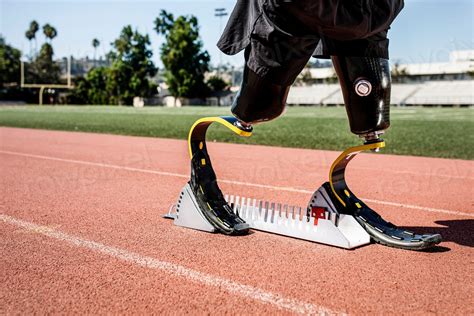 Athlete prosthetic legs sprint starting | Premium Photo - rawpixel