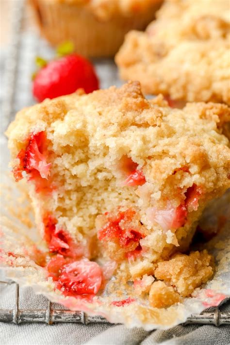 Vegan Strawberry Muffins - Nora Cooks