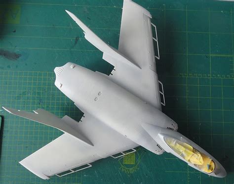 Vought F7U Cutlass in 1/32