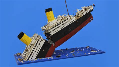 Titanic a afundar-se recriado em LEGO | Aberto até de Madrugada