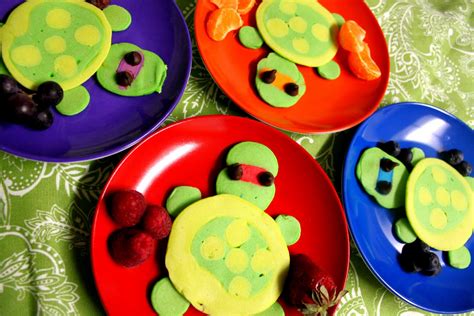 Clutzy Geek Food: Teenage Mutant Ninja Turtle Pancakes- Pancakes on the Half-shell! Pancake Power!