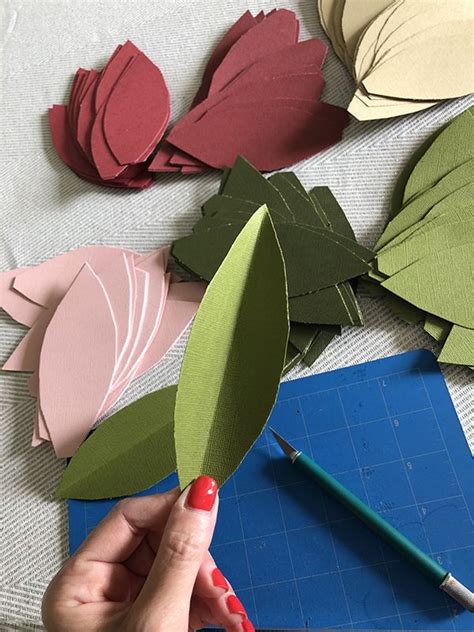 Colorful Paper Leaf Garland for Fall | Cardstock crafts, Leaf garland, Paper flowers diy