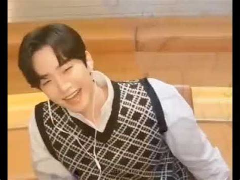 Junho and his infectious laughter (Part 1) - YouTube