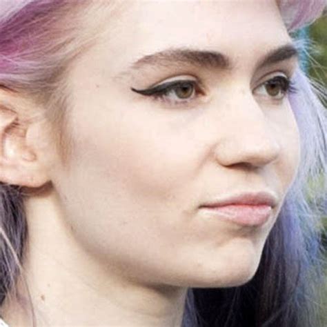 Grimes Makeup Photos & Products | Steal Her Style