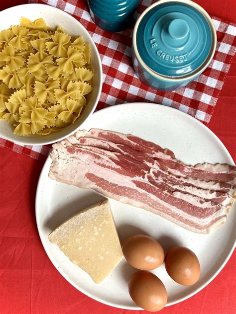 Top Tips for Perfect Carbonara . Using only 4 ingredients