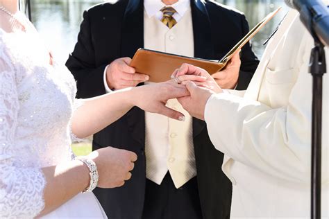 The Traditional Wedding Processional Order | Yeah Weddings