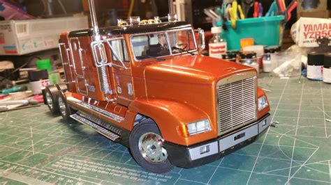 Freightliner FLD 120 - Model Trucks: Big Rigs and Heavy Equipment ...