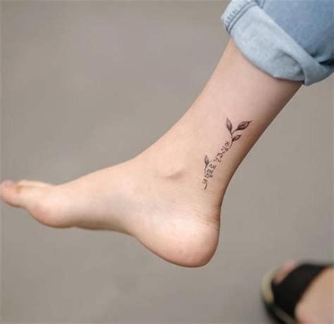 50 Kinds Of Little Pure And Fresh Foot Tattoos Recommended For Girls ...