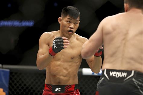 Li Jingliang vs Daniel Rodriguez Odds, Prediction, Fight Info & Betting ...