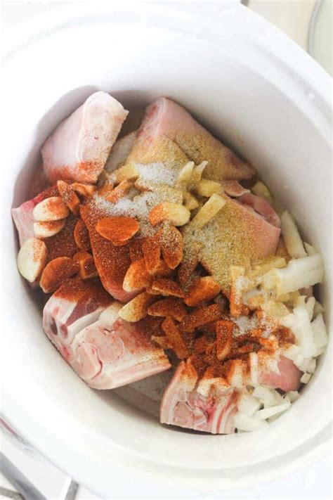 Slow cooker pig feet recipe ( so tender!) - The Top Meal