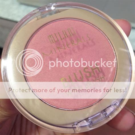 Milani Powder Blush with Brush in #201 LUMINOUS