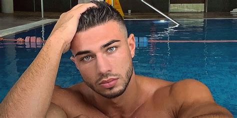 Love Island's Tommy Fury is reportedly charging fans for photos