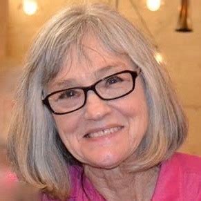 Author Bonnie Graves